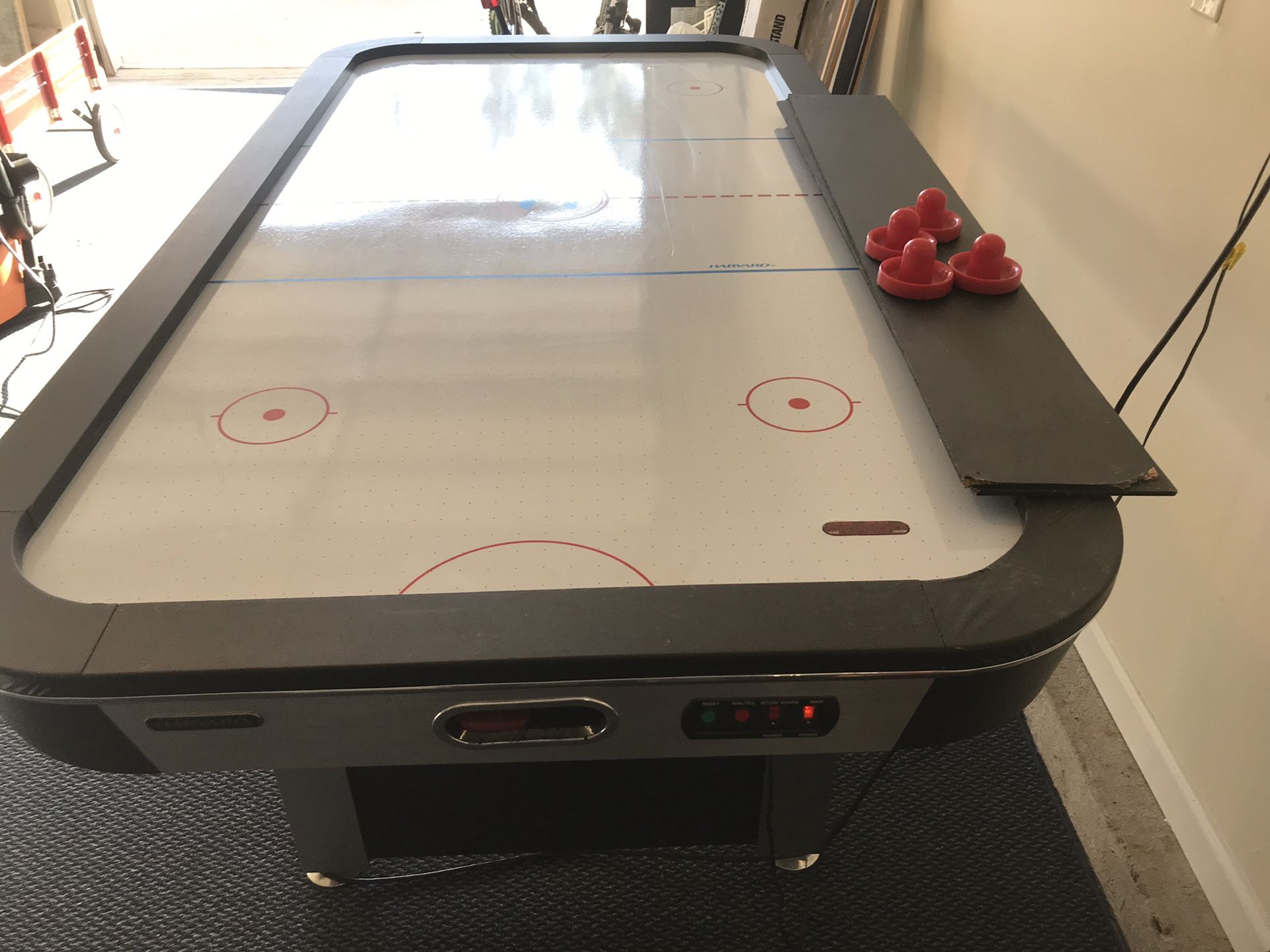 Harvard air hockey table
