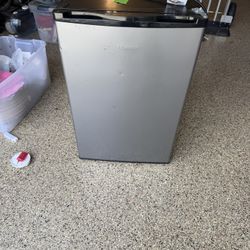 Hisense 4.4 CU FT Single Door Mini Fridge RR44D6ASE Silver Comes With Freezer