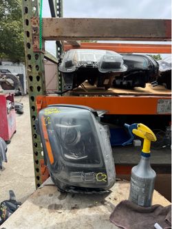 Kia Telluride RIGHT USED OEM SINGLE BEAM HEADLIGHT (2020-2022)