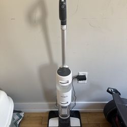 Vacuum/ mop
