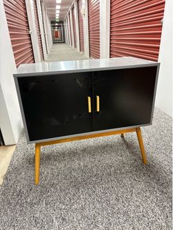Storage cabinet