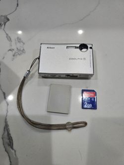 Nikon COOLPIX L16 7.1MP Compact Digital Camera 3x Zoom 2.8in AA