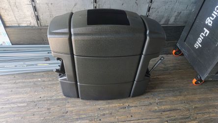 Wash station / trashcans