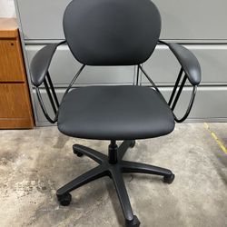 Steelcase uno office chair deals