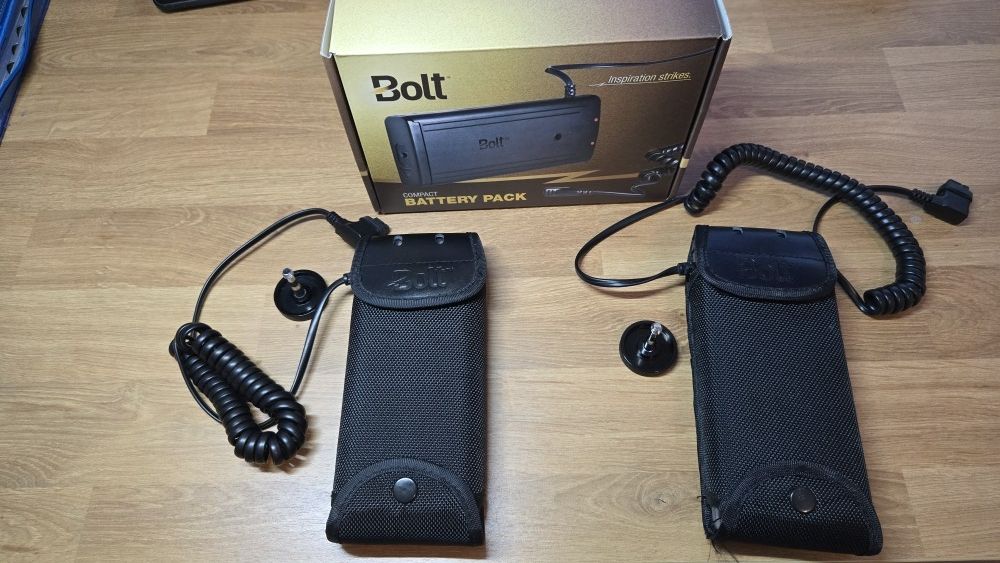 Two Bolt Battery Pack for Canon/Nikon