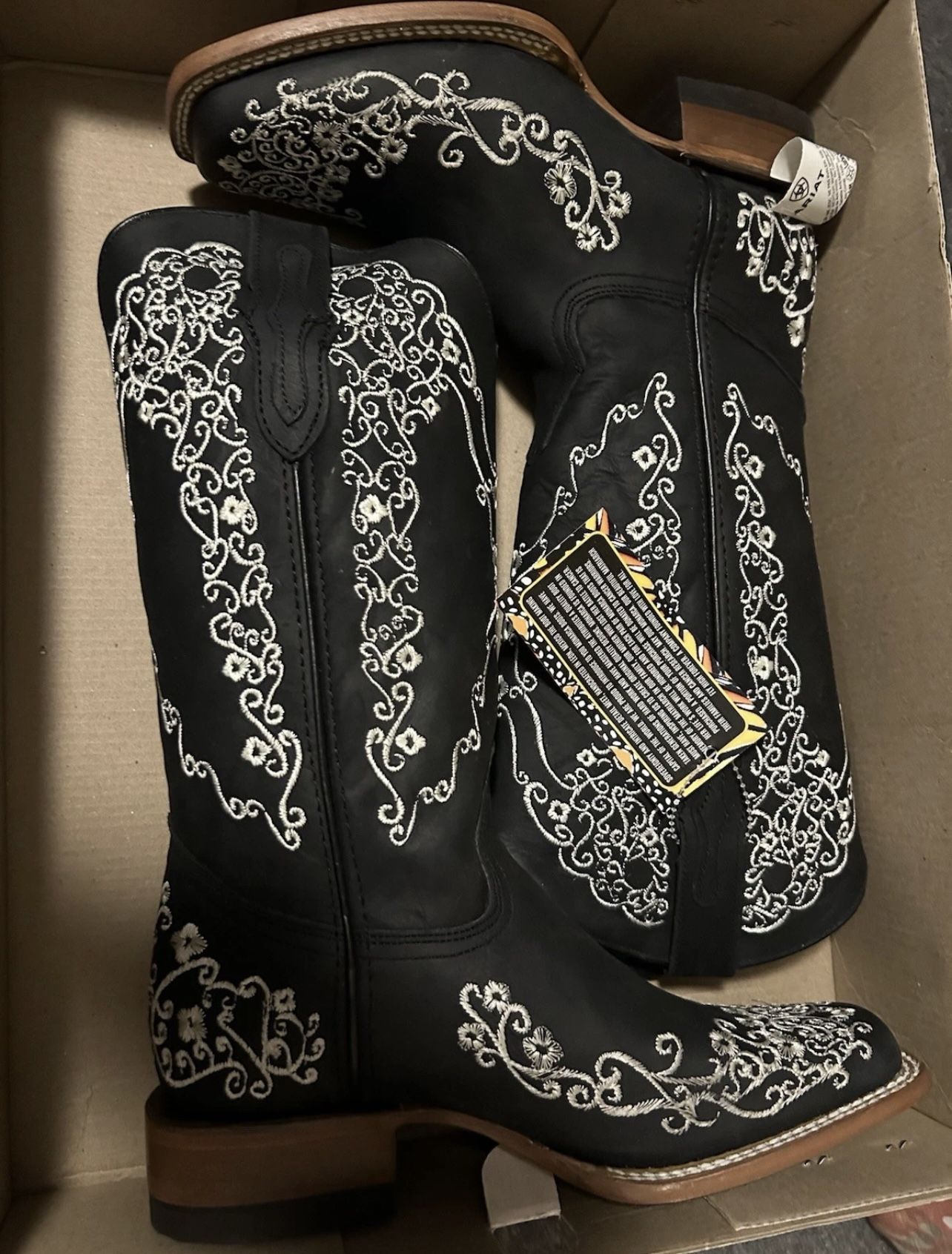 Women’s Cowboy Boots Size 7.5