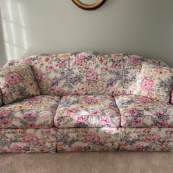 Queen Pull Out Sofa 