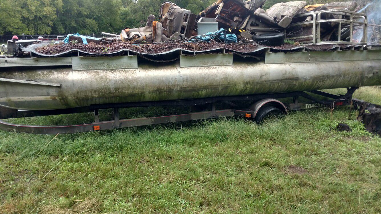 Pontoon boat trailer bargain