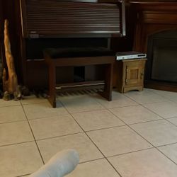 Beautiful Wurlitzer Organ. I,000. $