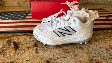 New balance kids baseball cleats size 11 kids