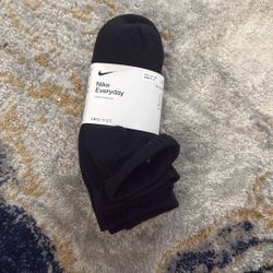 Nike Everyday Cushioned Ankle Socks Black SX7667-010 Size Small (W 4–6) NWT