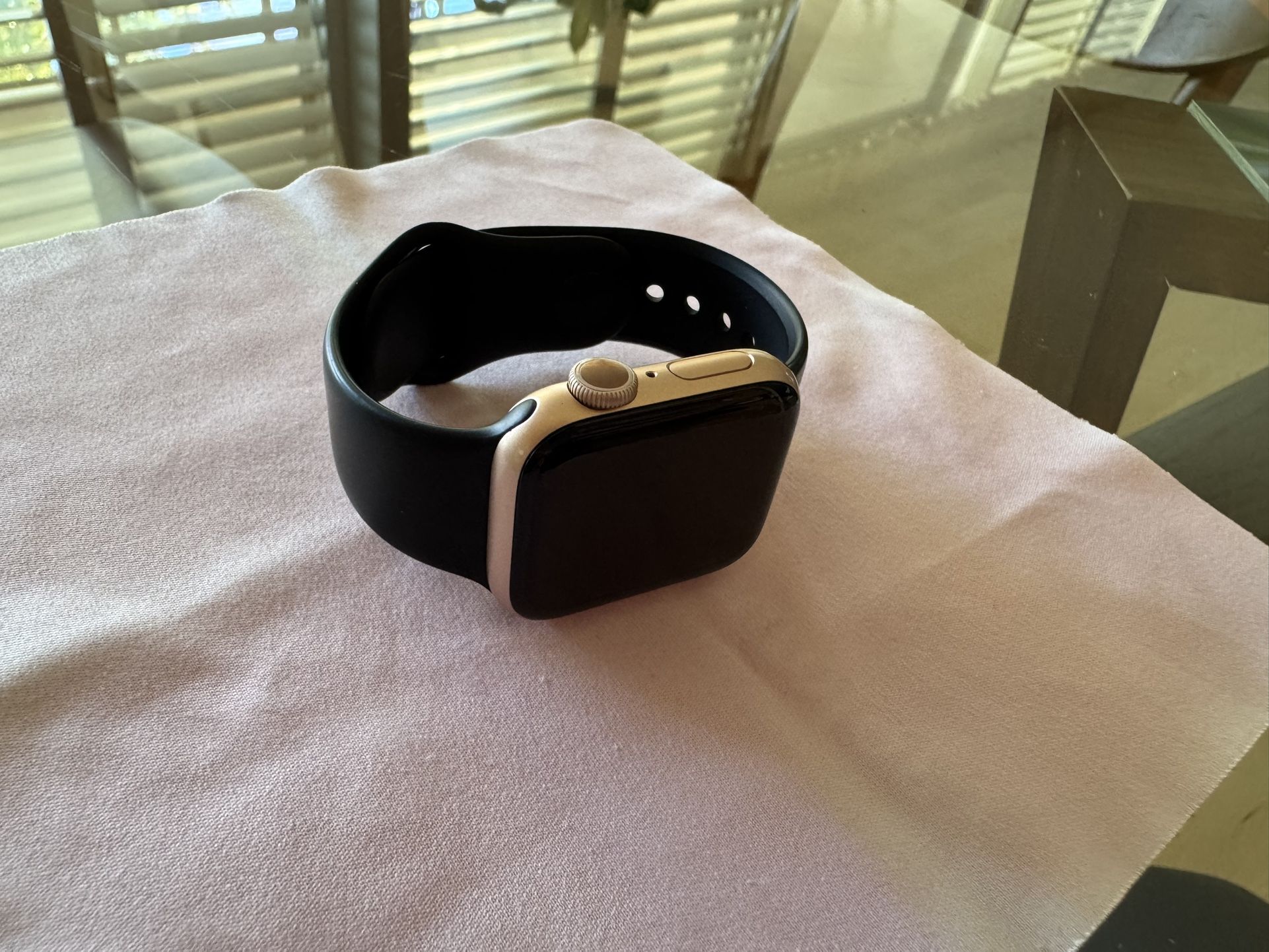 Apple Watch Series 6 - Gold 40mm