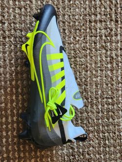 Nike / Men's Vapor Edge Elite 360 Flyknit Football Cleats