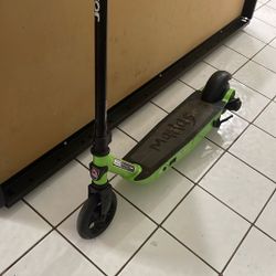 Razor E90 Green, Need Charger Cable 5$