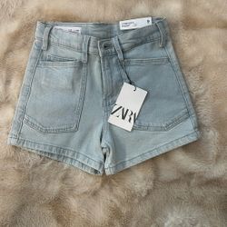 Zara Denim Shorts – Size 9 (New with Tag)