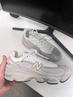 Brand New New Balance 1000 Shoes Women's 7.5 / Men's 6 - Never Worn