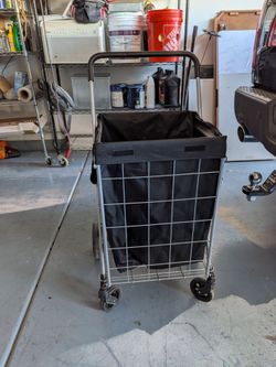 Basket on wheels