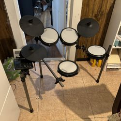 Simmons Titan 20 Electric Drum Set 
