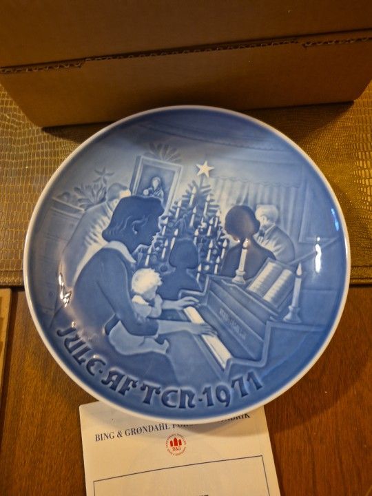 5 Brand new and original box BING &Grandahl 1971 Christmas plates