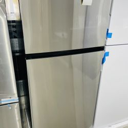 🔥🔥30” Midea Top Freezer Refrigerator 