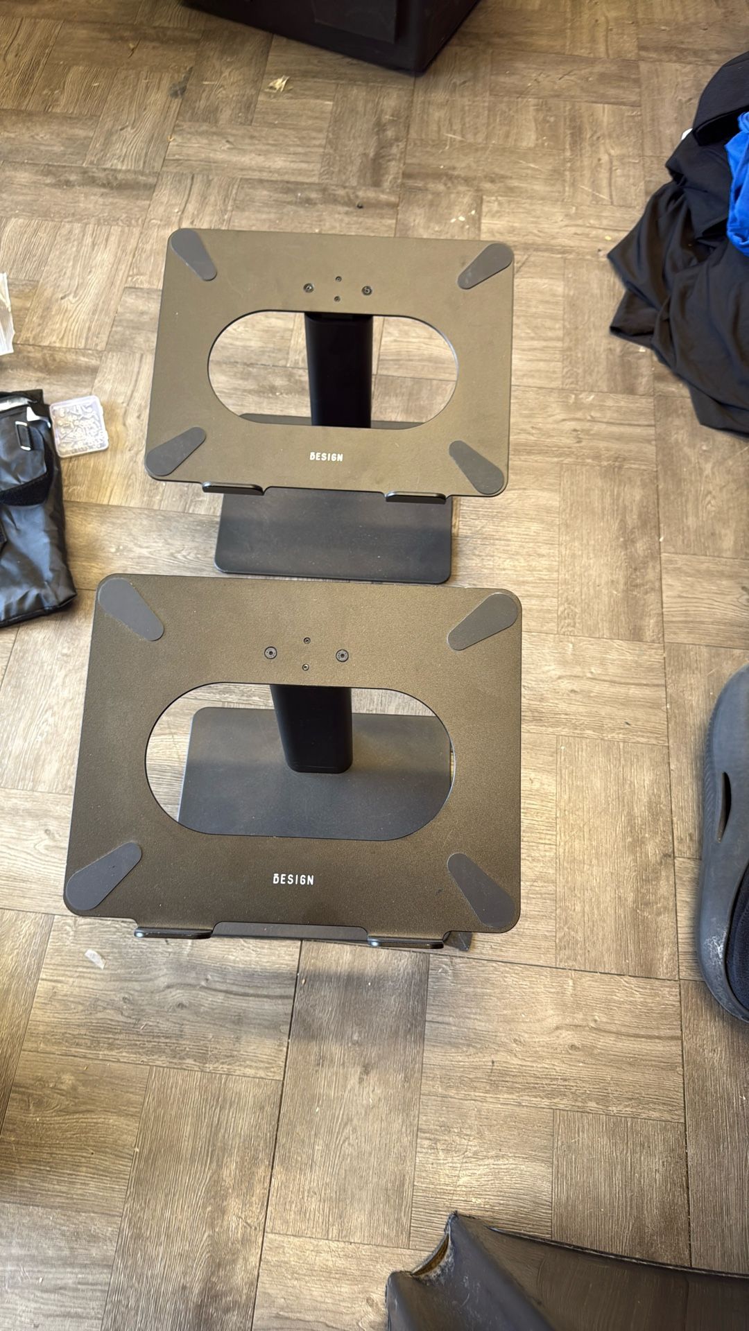 LAPTOP STANDS