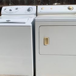
Maytag  Elctric washer and electric dryeraytag  in good condition 