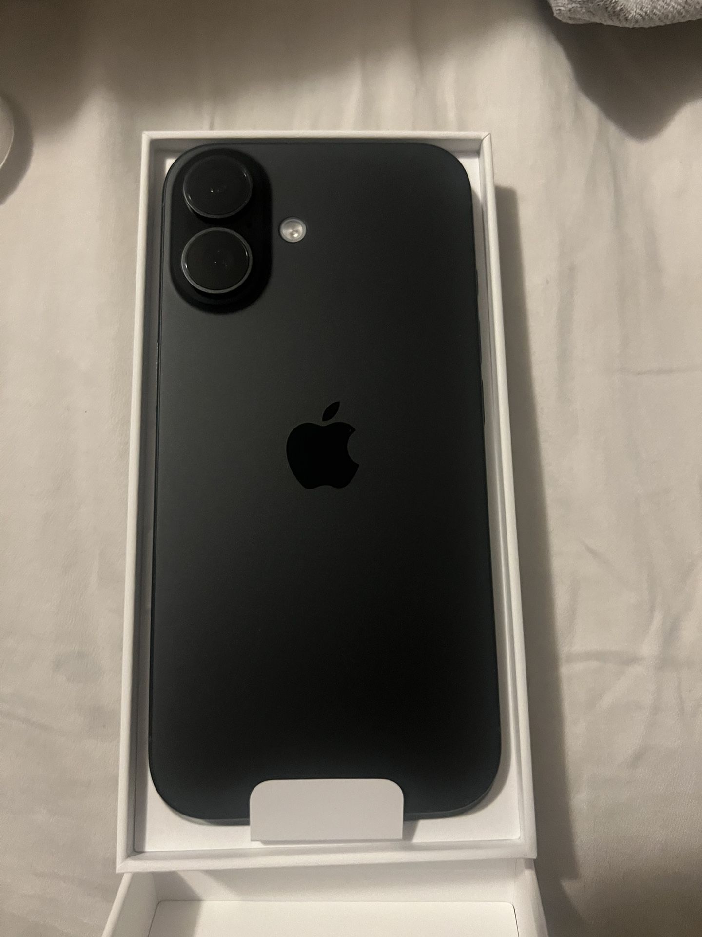 New APPLE IPHONE  16 128gb UNLOCKED