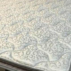 King Mattress, Take it with $40 down! Awesome Deal!