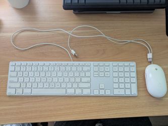 Apple Wired USB Keyboard and Mouse Set