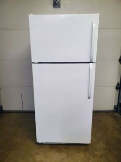 Refrigerator 17 cubic feet
