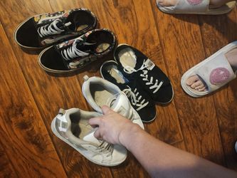 Used woman's shoes