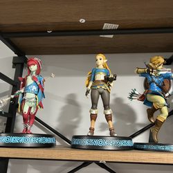 First 4 Figure: Zelda BOTW  Statues 