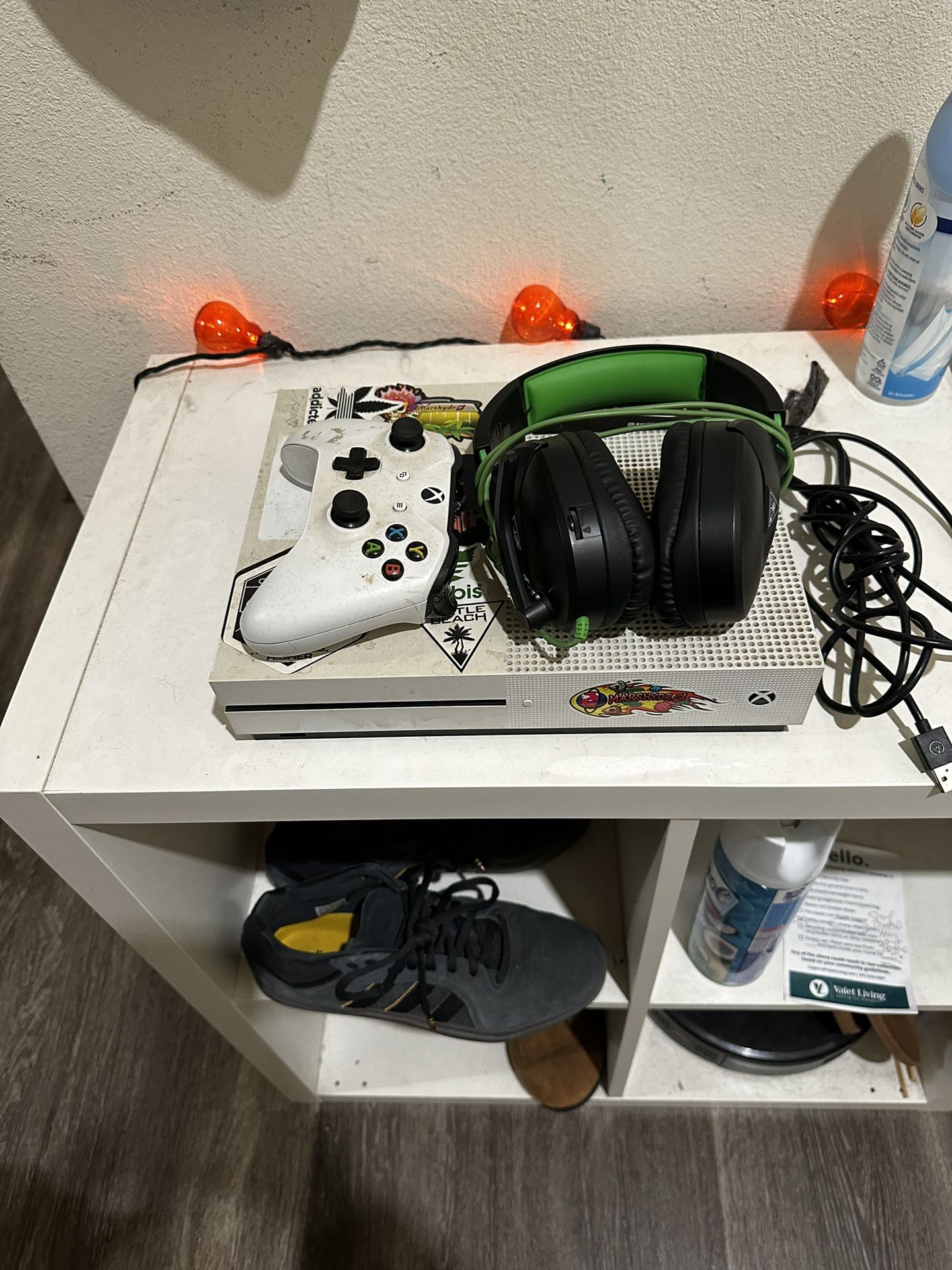 Xbox 1 S Works Perfect ( With Turtle beach Headphones)