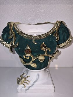 Candle holder