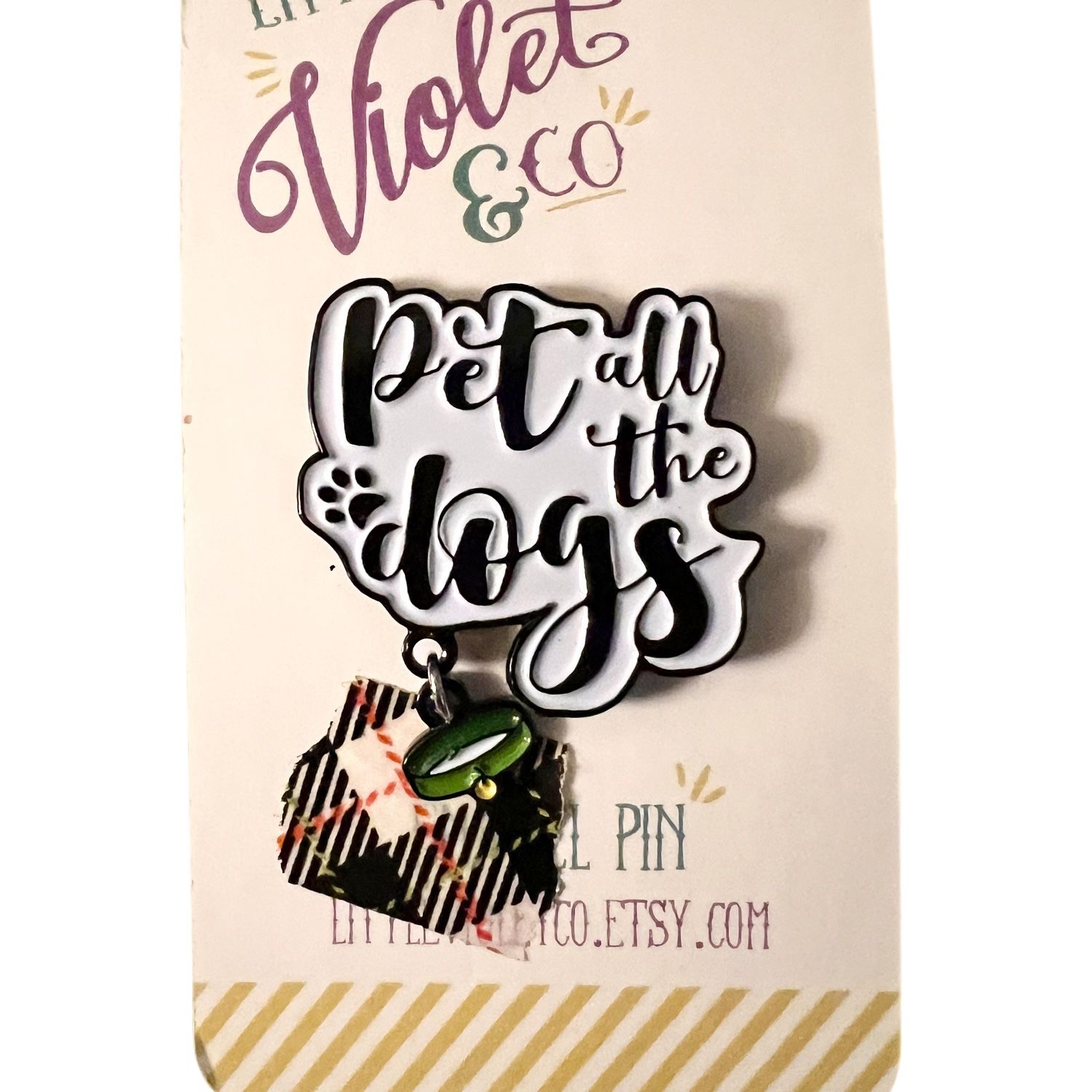 Pet all the Dogs Disney Dogs With Collar Collectible Enamel Pin New on Card