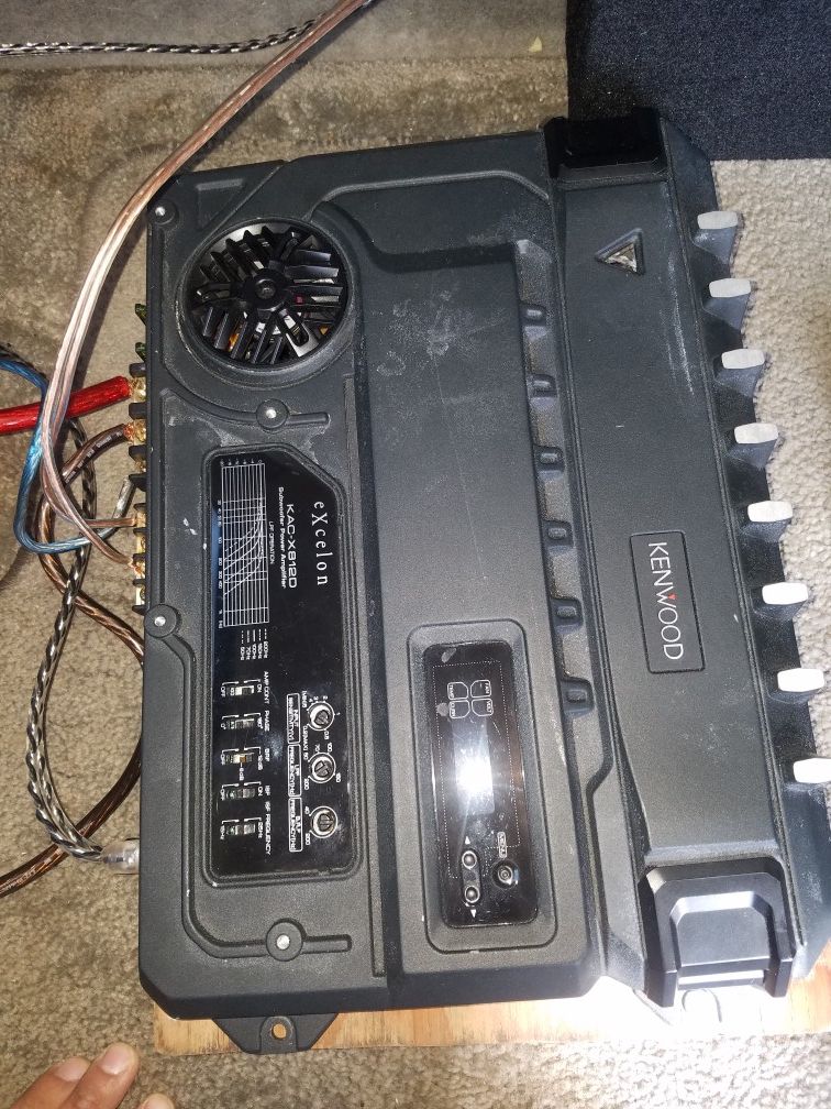 Kenwood eXcelon KAC-X812D -