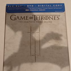 Game Of Thrones Season 3 Blu-ray With Book Excellent Condition