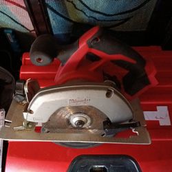 Milwaukee m18 6 1/2 circular saw