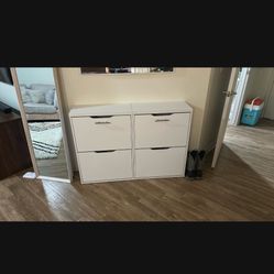 2 Shoe Racks 