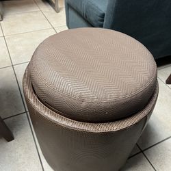 Round Ottoman 