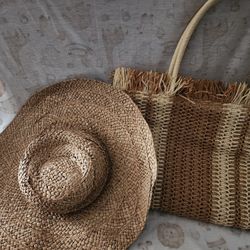 WOMENS STRAW HAT & PURSE