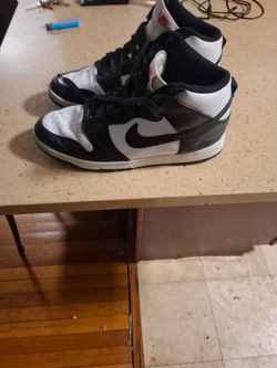 Mens Nike Dunk size 12  Sneakers 45 obo
