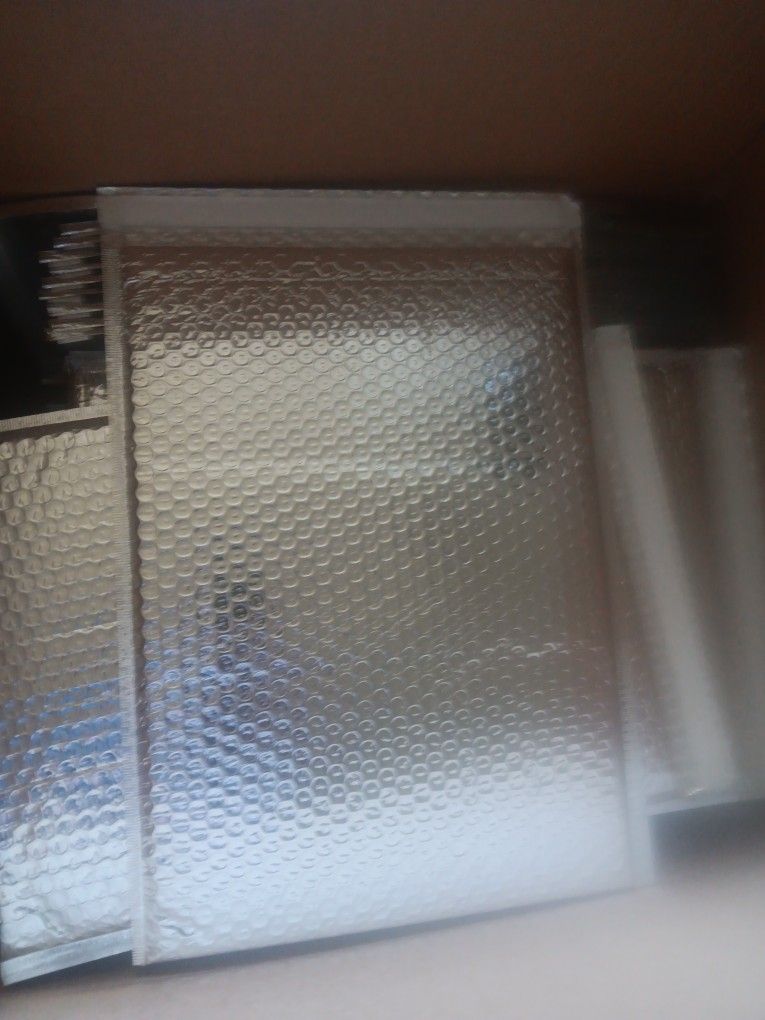 (100) 12"X17" Thermal Bubble Mailers NEW