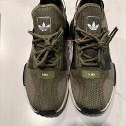 Adidas NMD R1 V2 – Olive Green – NEW w/ Tags – Men’s 7 / Women’s 8