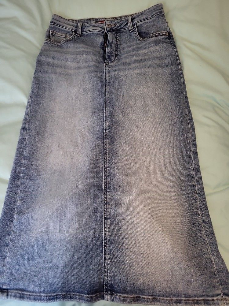 Falda Talla M. Usado Pocas Veces. En Buena Condición