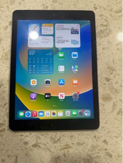 Apple iPad 5th generation WiFi + cellular