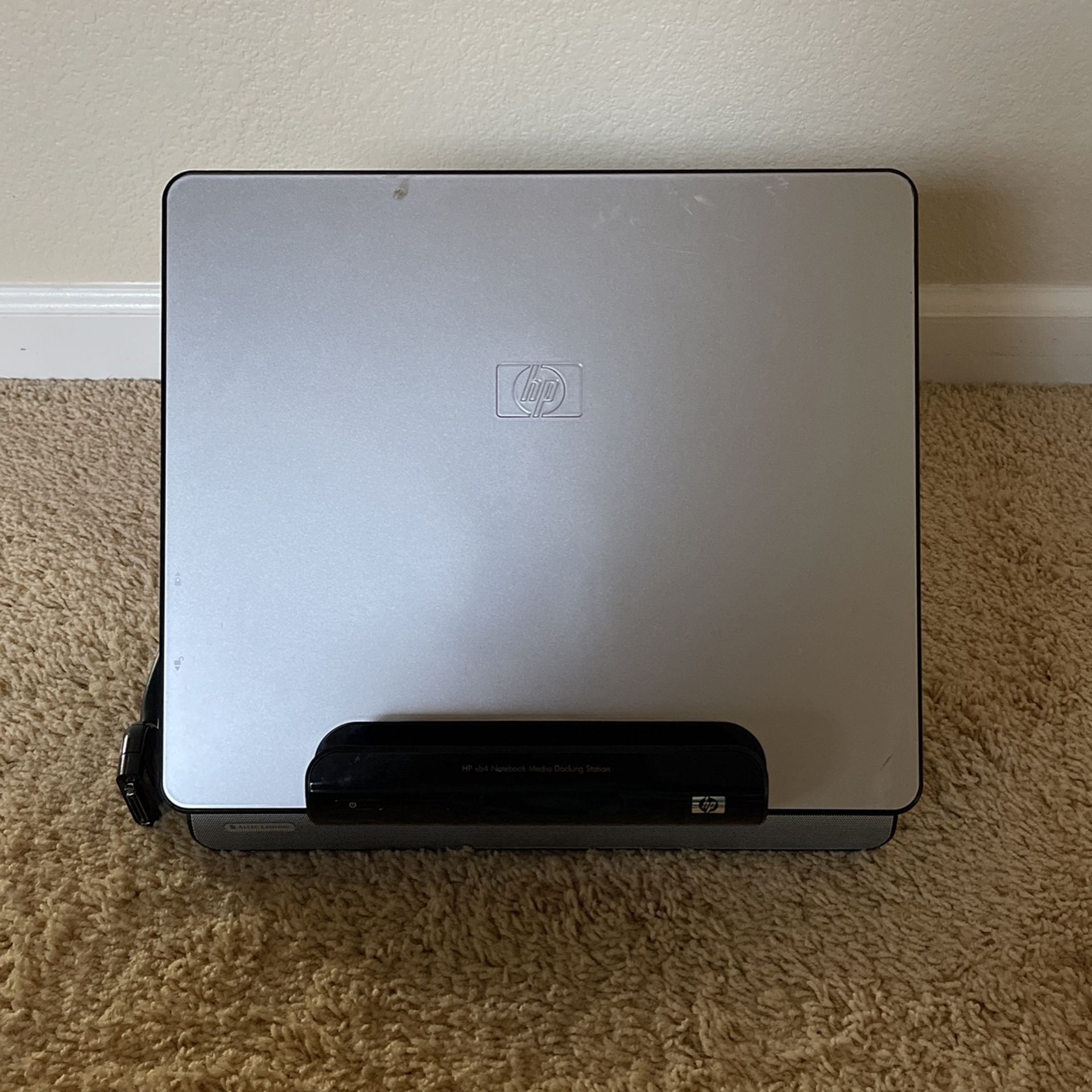 HP XB4 Notebook Media Docking Station KG463AA CNF915X427