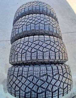 275/70/18 Goodyear Selling a set of 4 tires in excellent condition 🫡