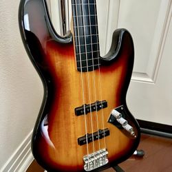 Fender Squier Vintage Modified Jazz Bass - Fretless - Sunburst