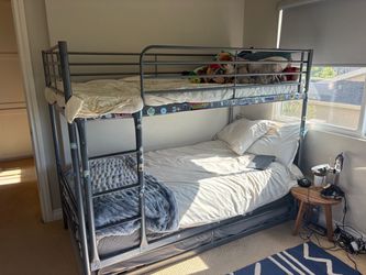 Kids twin bunk bed with trundle and 2 single mattress es